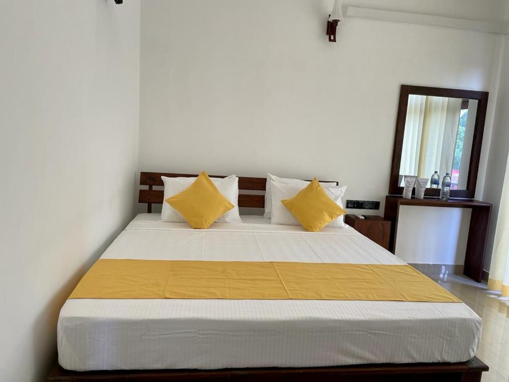 Theon Resort Anuradhapura Luaran gambar